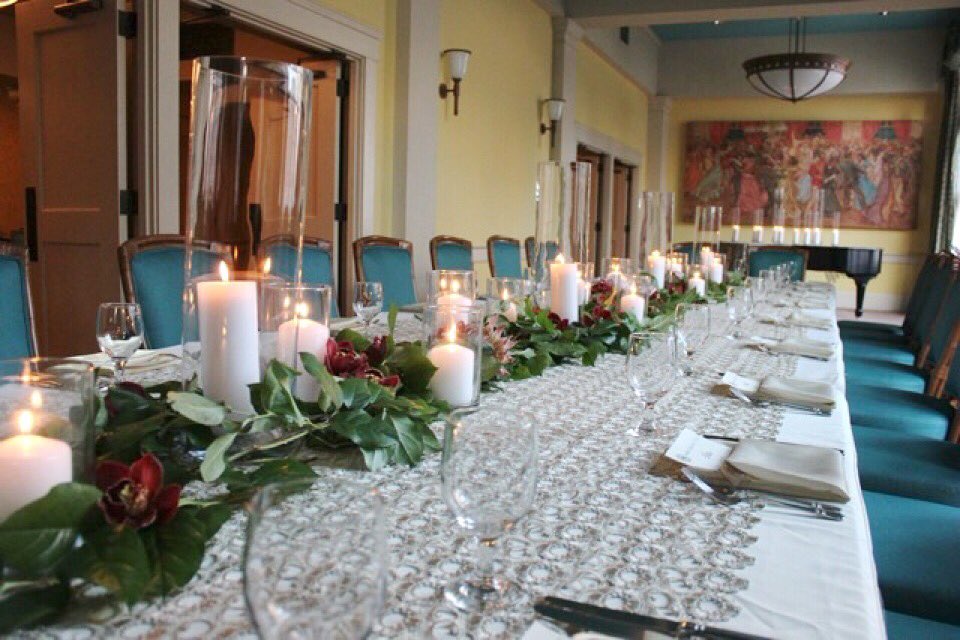 EventsWithAloha's tweet photo. The table is set @hawaiitheatre. #dinnerparty #eventswithaloha #dinnerisserved #eventinspiration https://t.co/hdH4TEtDSA
