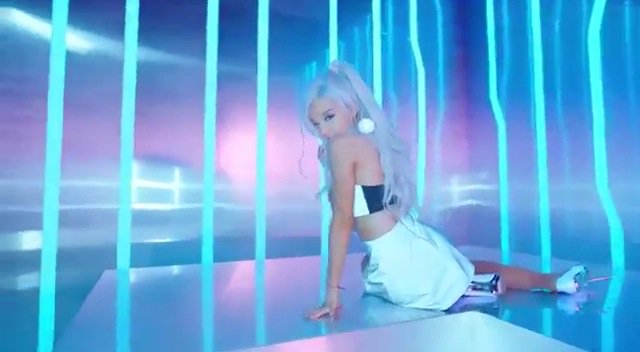 onelovesem's tweet photo. -SCREENSHOTS- 
@ArianaGrande Focus Music Video✨ #BuyFocusOniTunes #WatchFocusOnVevo https://t.co/cZdoBdlrWE