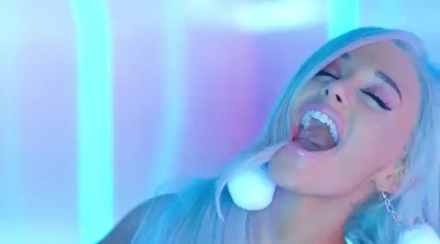 onelovesem's tweet photo. -SCREENSHOTS- 
@ArianaGrande Focus Music Video✨ #BuyFocusOniTunes #WatchFocusOnVevo https://t.co/cZdoBdlrWE