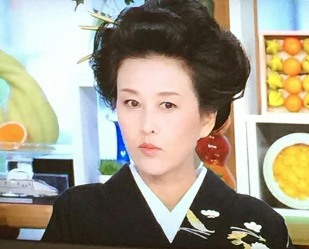 杉本彩bot オマケ ２５歳ぐらいの時かな 世間が求める杉本彩像を演じ切れ無くなっちゃって髪の毛バッサリ ﾟdﾟ ショートカットにしたことがありました ちなみに 裸の大将 第６２話 イルカに乗った清でショートの彩さんがヒロインやってます