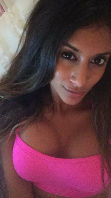 Goodnight! #SweetDreams #night https://t.co/RMhPbVglqK<a href="/tag/sweetdreams"class="tags">#SweetDreams</a><a href="/tag/night"class="tags">#night</a>