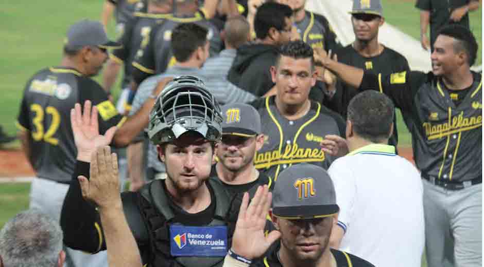 globovision's tweet photo. #beisbolGV Magallanes barrió a Bravos y agravó su crisis https://t.co/bj2mDSx5J7 https://t.co/12feDdLJRn