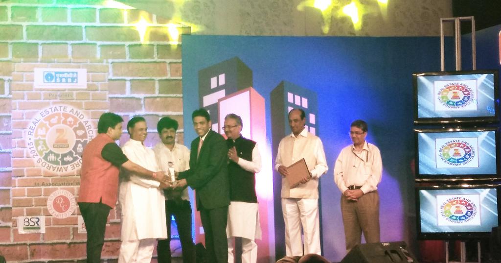 wtpjaipur's tweet photo. wtp get a GOLDEN BRICKS AWARD in outstanding contribution in the field of real estate https://t.co/LwHam1YHol
