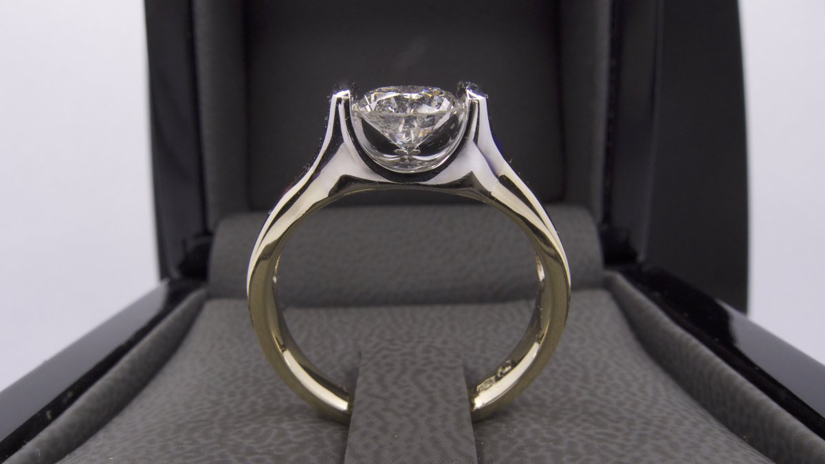 SUNDIAMORE's tweet photo. White and yellow gold, engagement ring with 1ct diamond. https://t.co/aNo0VHHlOX