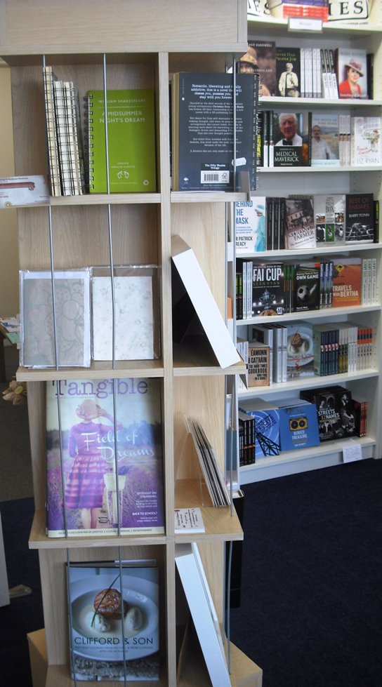 LibertiesU's tweet image. Another shot of our new display stand, with a mix of cards, books and magazines: @Tangiblemag @pistolpete1991