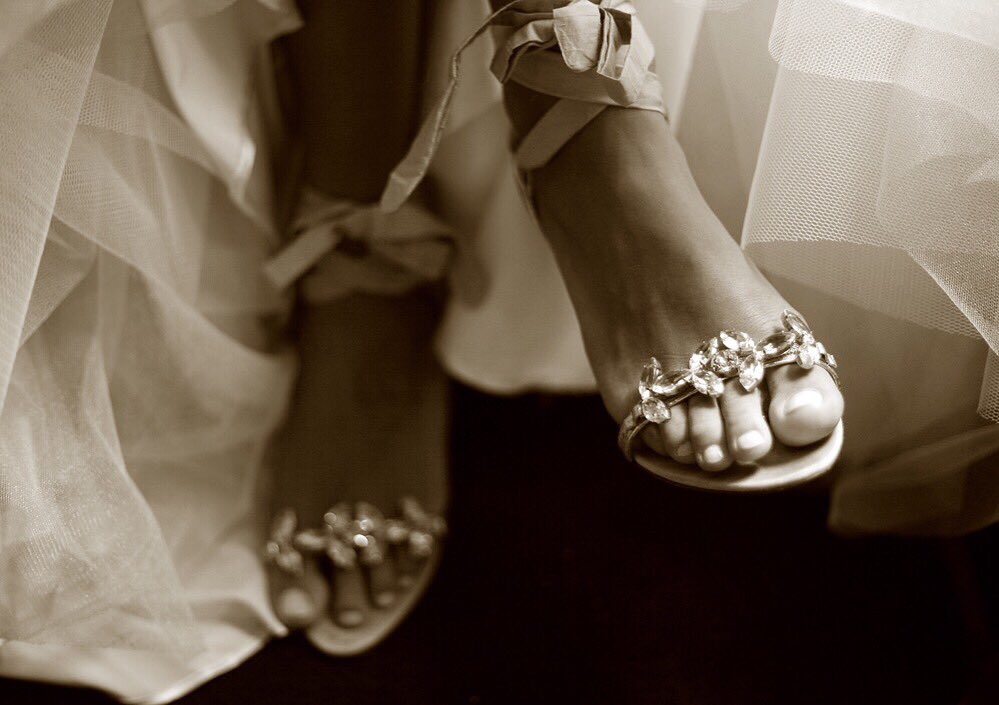 sensiblebride's tweet photo. LOVE these shoes! #BridalShoes #Fashion #WeddingAccessories #SensibleBride #WeddingShoes #Chic #FashionableBride https://t.co/DfHFXgihic