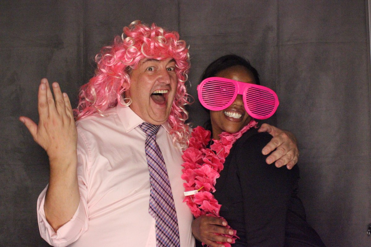 taraturk1's tweet photo. @FlowComms crazy 10th birthday party #pink @wooze66 @kevdogdog @mariafound @melferis https://t.co/JDux5ddTa3