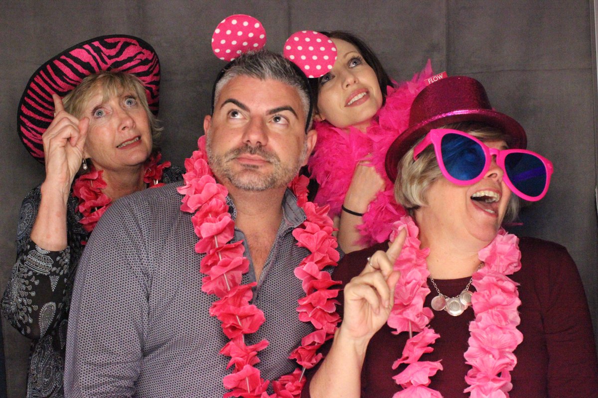 taraturk1's tweet photo. @FlowComms crazy 10th birthday party #pink @wooze66 @kevdogdog @mariafound @melferis https://t.co/JDux5ddTa3