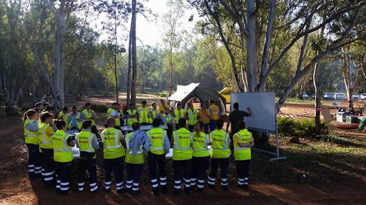 grupo_samu's tweet photo. Hoy en la acampada reciben un taller de orientación impartido por Expertos del Ejército de Tierra #MasterSamu https://t.co/M8nYiNAwr1