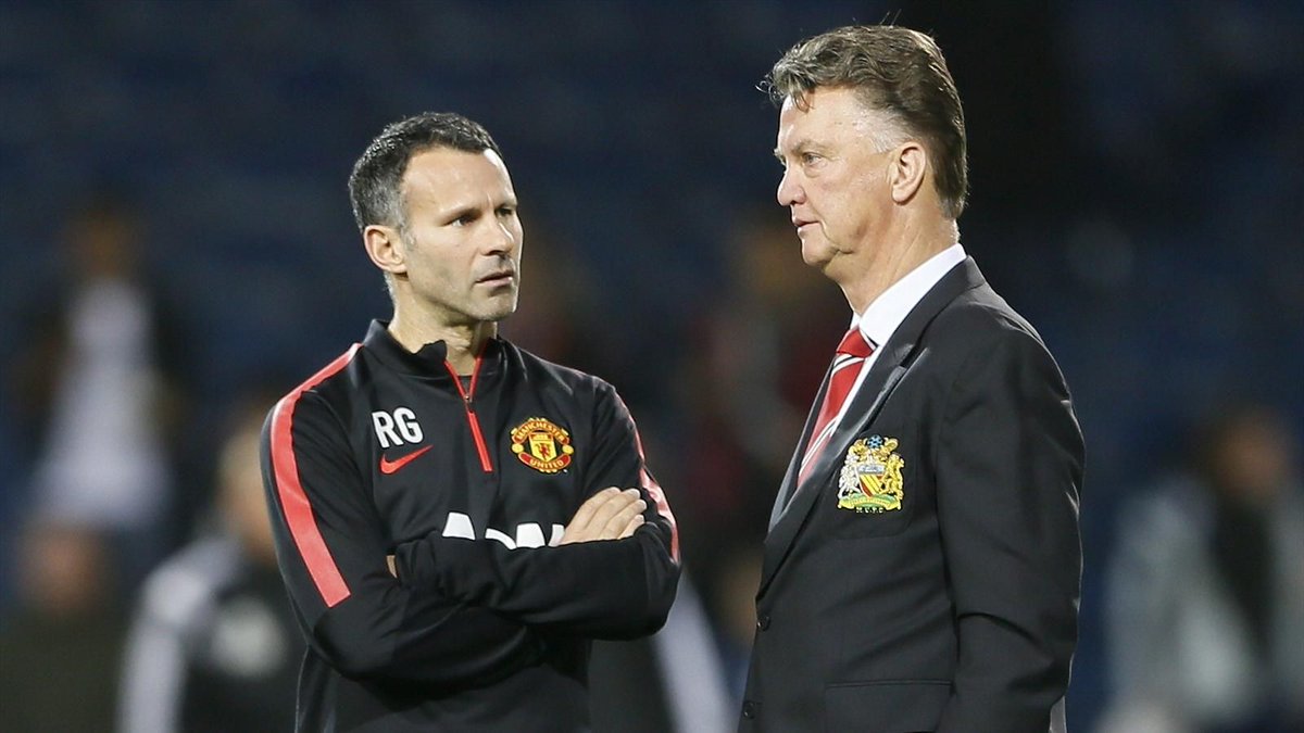 FutbolFortune's tweet photo. Van Gaal on Paul Scholes' recent criticism "Is he saying this for the benefit for the club or benefit of himself?" https://t.co/o2q6jSuvWz