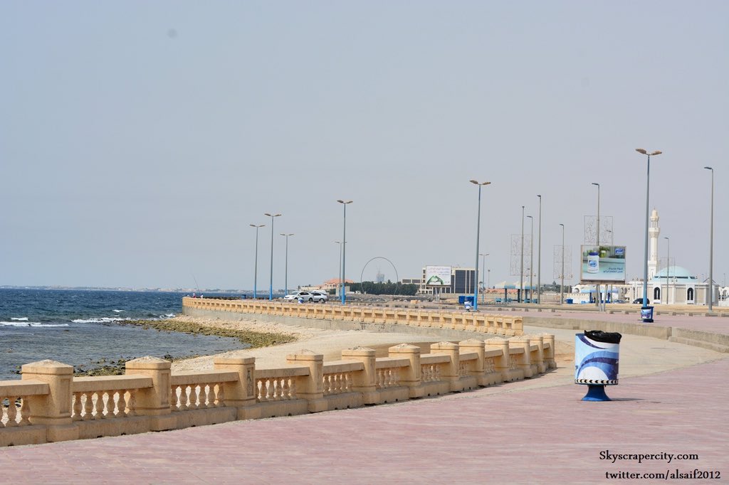 3adad's tweet photo. #قيد_التنفيذ 

صور منقولة لآخر الاعمال في برج المملكة وبالامكان مشاهدتة من الكورنيش الشمالي https://t.co/CzhP0WXlfY