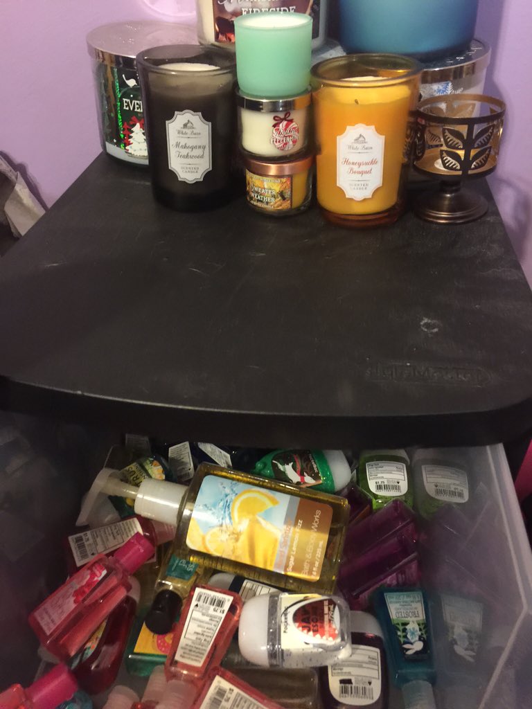 Joekea's tweet photo. SOMEONE is an addict..<Liliyan> and VERY spoiled!! https://t.co/ihR1mrcyZG