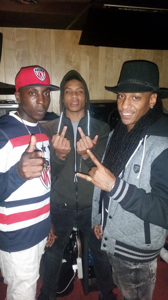 bridjahting92's tweet photo. 🔊🔊🔊 SÉANCE NOIIIR
#AWTING X #DARKI X #TRÉMAK47
#SHITOS #92i #SECTIONCRIM
YO WONNNT @saikofficiel @Daarki https://t.co/x9UAC5SmOY