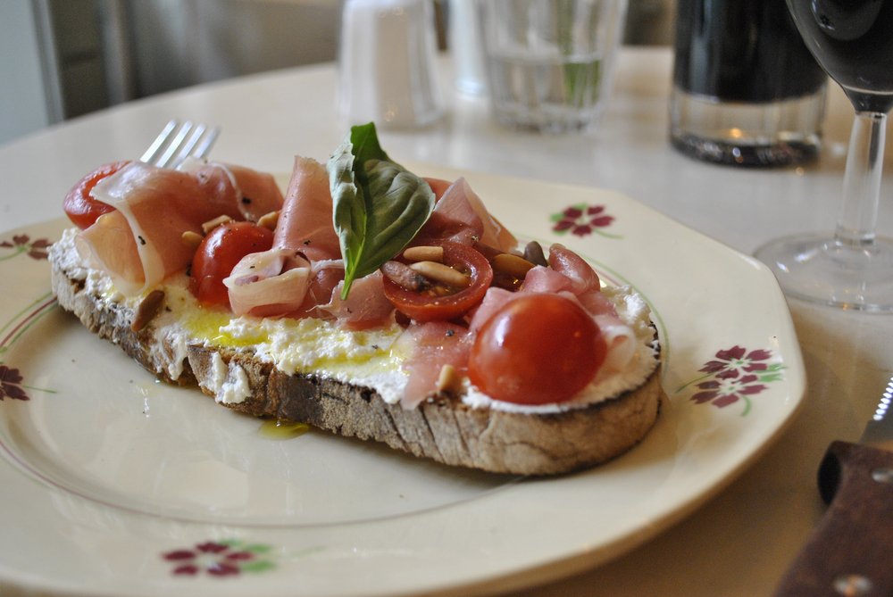 We've got French eats from <a href="/ChezAntoinette/">Chez Antoinette</a> at our #MulledWineFest in CoventGarden! (ow.ly/TXAAz)