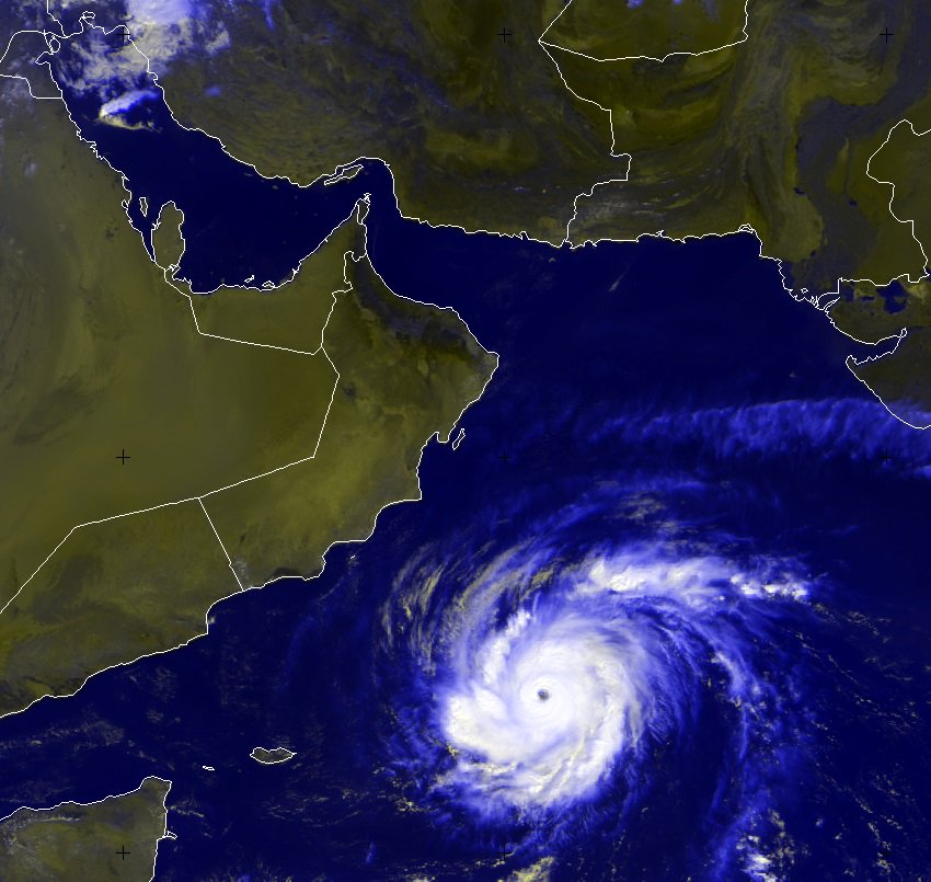 OmanMeteorology's tweet photo. تقدر سرعة الرياح السطحية حول مركز الاعصار المداري (شابالا) بين 85-95 عقده مع تحركه باتجاه الغرب الى الشمال الغربي. https://t.co/J2IXpIaJqx