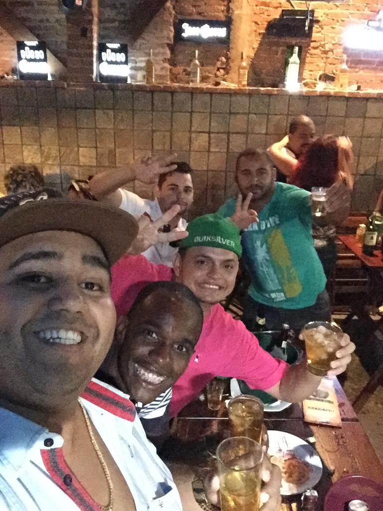 LeandroZanon4's tweet image. #pagodeiros de plantão e baladeiros de planto ✌✔