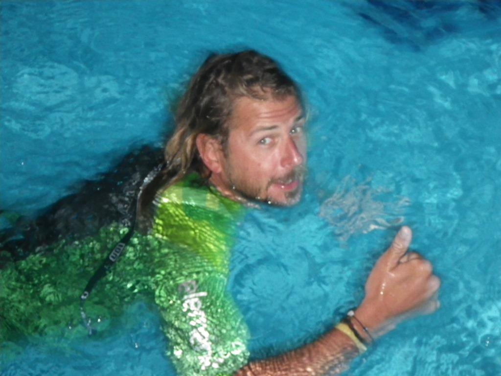 NeilsonAndriake's tweet photo. #earlymorning #swimmer s in our #Charity #Marathon...at 09.00hrs Turkey Time 1548 widths totalling 24miles covered.. https://t.co/JJ8qxrVNkp