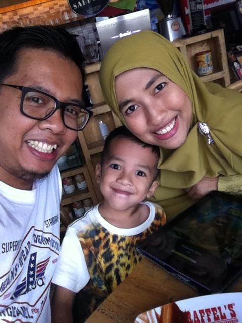 citrasartika's tweet photo. Me, #MyTrustedPartner and our beloved son.. @AllianzId https://t.co/0dsIdAYy9w