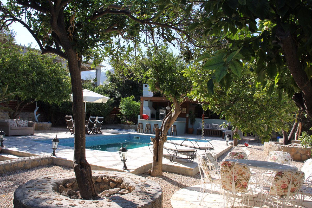 EstaRealEstates's tweet image. Beautifully restored village house in #Northern Cyprus #Ozankoy at an amazing price £274,999 !!!