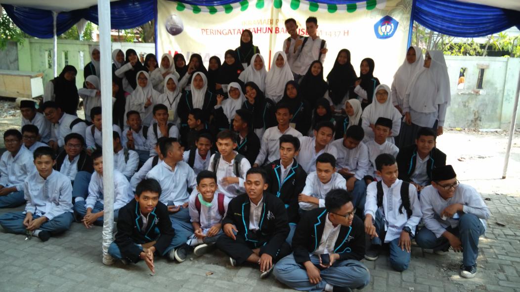 Alhamdulilah.... kami bisa hmbuskan nafas lega pnuh kbahagiaan mskipun peluh menyertai.
Time to catch more moment