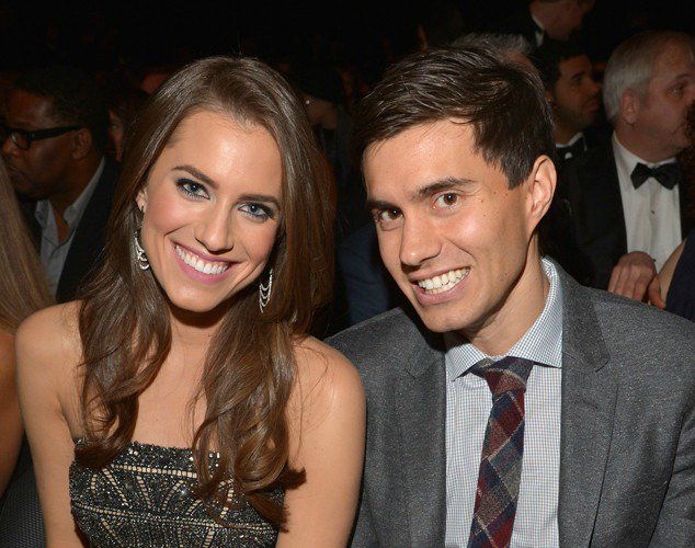 enews's tweet photo. Allison Williams dishes on her Italian honeymoon: "Italy is not overrated." https://t.co/nIKoSvfKvd https://t.co/NkRU6qDu0R