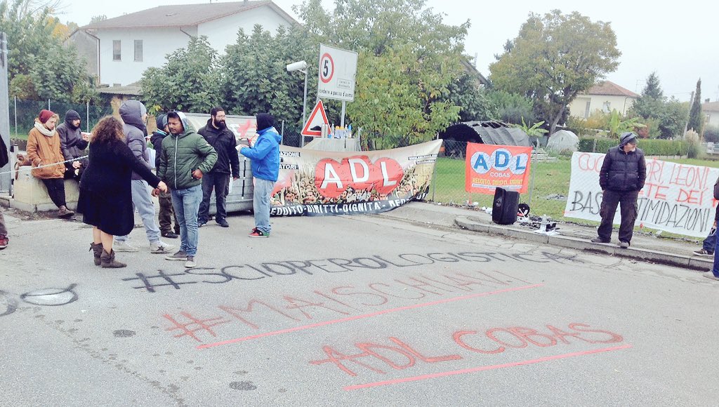 adlcobas's tweet photo. #Cesena #AsterCoop al blocco arrivano lavoratori solidali tesserati ADL Cobas! #30O #ScioperoLogistica https://t.co/w2sgSO8lZK