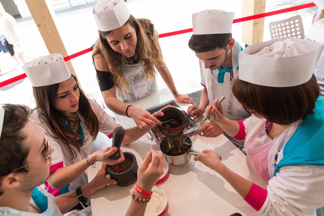 Swiss_Pavilion's tweet photo. Sad for the end of #Expo2015? Try with some chocolate at the #ChocoAtelier in 1 hour https://t.co/NREHfdZq6W https://t.co/mLyDF0KZfi