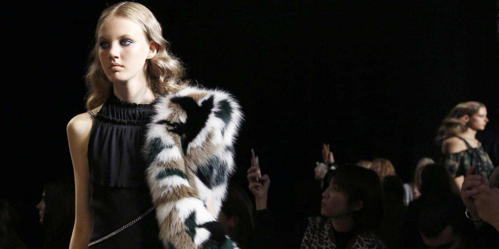 ELLEmagazine's tweet image. Sonia Rykiel Spring 2016 Ready-To-Wear Collection bit.ly/1kXPXdC