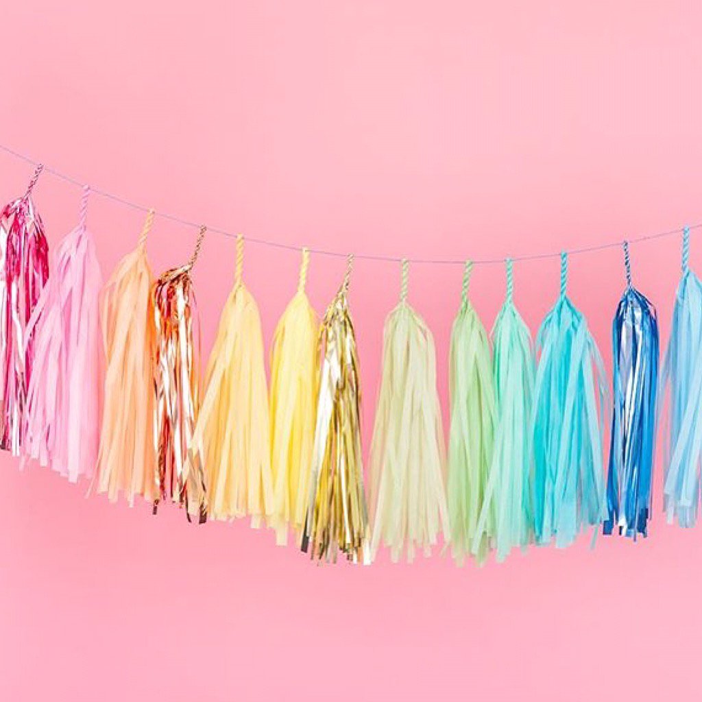 lovefreefashion's tweet photo. #happy #Friday dolls โจ๐ซ๐๐๐ธ๐ธ๐ธ #cheers to the #weekend #fun #chillout #relax #beautifulprettythings #fashionblogger https://t.co/dwFxX8pC6d