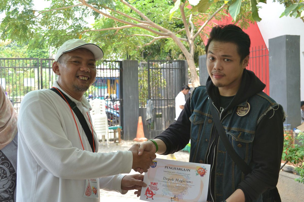 Penampilan dan sedikit wawancara dengan para komunitas kereenn <a href="/DepokHipHop/">Depok Hip Hop Clan</a> <a href="/MuldokDepok/">MusangLoverDepok</a> <a href="/Dpk_Magician/">Depok Magician</a> <a href="/KPSGI_Depok/">KPSGI_Depok</a>