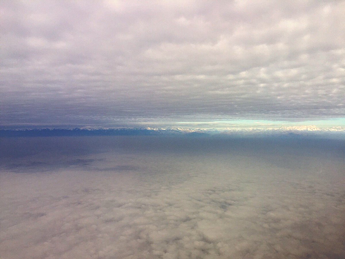 AlpineSkyJets's tweet photo. ...in between clouds...
#alpineskyjets #privateflight #privatflug https://t.co/l0RwVzaJK7