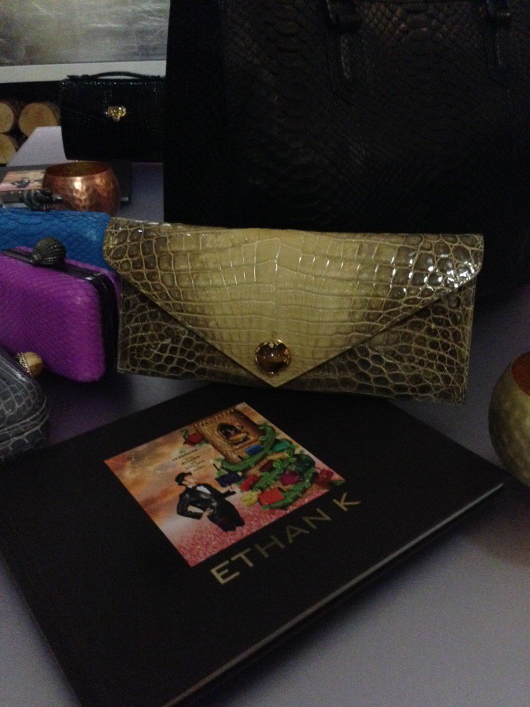 KnightsbridgeRo's tweet photo. Lovely talk and Fabulous original bags from #EthanK @GraceBelgravia https://t.co/jJHxoJYGTi