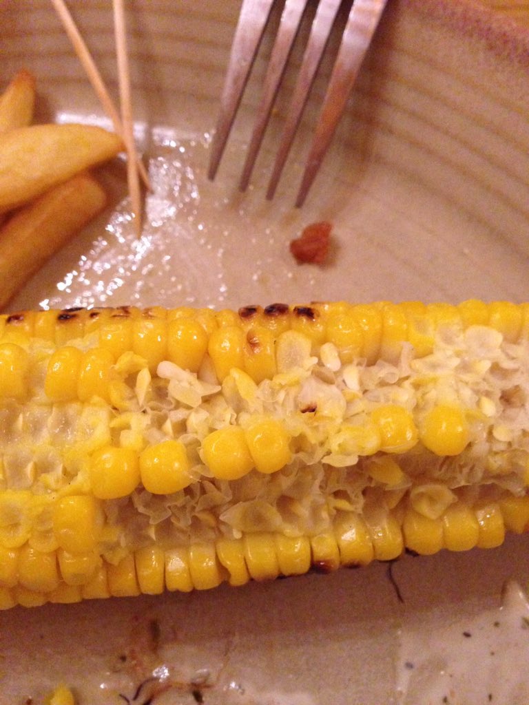 StargazedSailor's tweet photo. Went for a Nando's last night and this happened.
Anyone with an underbite will understand π #UnderbiteProblems https://t.co/1N4xhydQ0D