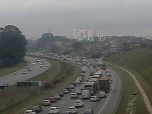 g1saopaulo's tweet image. Rodovias de SP devem receber mais de 1,5 milhão de veículos no feriado glo.bo/1NEsUxV #G1
