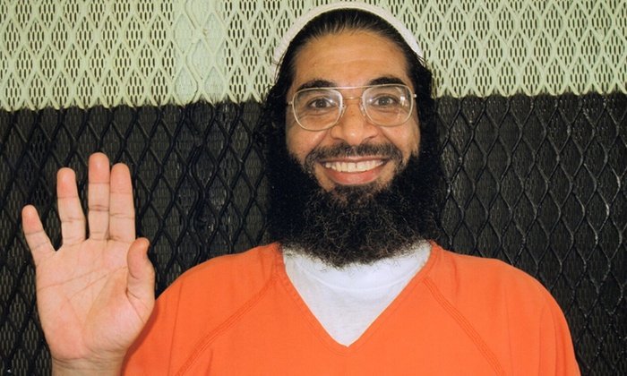 Shaker Aamer, imprisoned for 13y without trial is now returning home, on Jummah #ShakerAamer theguardian.com/world/2015/oct…