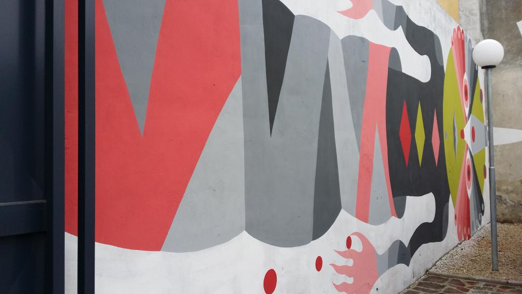 La #streetart rompe le pareti in un bene confiscato alla camorra. Al lavoro #Alberonero e #GioPistone a #Casapesenna