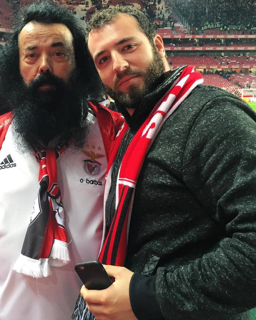 GloriosoSLBApp's tweet photo. Qualquer dia terei a coragem de deixar a barba crescer como o barbas! #barbas #slb #slbenfica #glorioso #obarbas #1… https://t.co/s7YknN20o0
