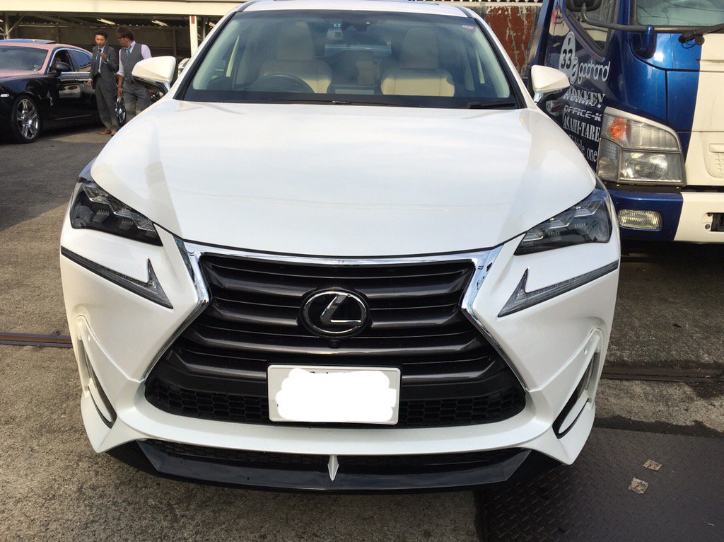 さほ En Twitter 私のレクサスnxもwaldエアロになりました O 白黒の塗り分けしたのでホイールもピンクから黒 キャリパーはピンクから赤になりました T Co Ihlsoshb3t