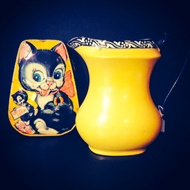 BlightyBazaar's tweet photo. Vintage + Halloween = the perfect combination ππ»π #Halloween #blightybazaar #vintagestyle #vintagefinds #vintage https://t.co/HeiZeg5tQN
