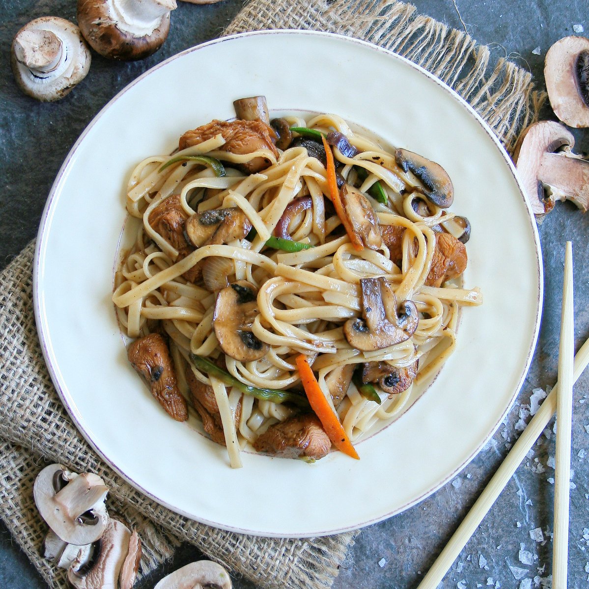 couscousblog's tweet photo. Need Friday night dinner inspiration? #stirfry #JoinTheBlendTrend #blendability #mushrooms https://t.co/oZmoQnEIng https://t.co/F6ms3RuAz4