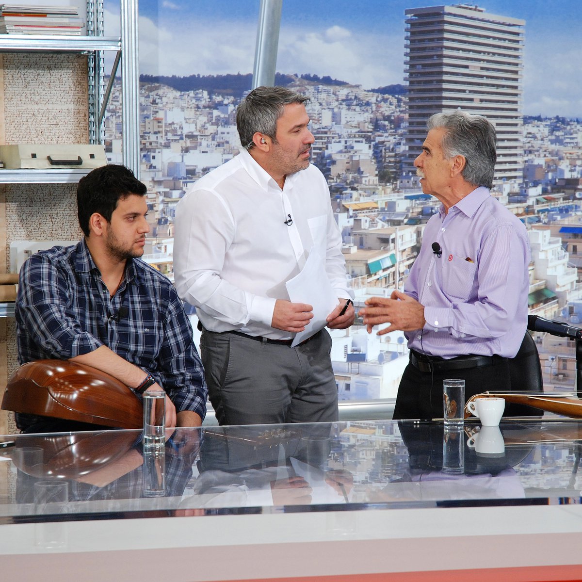 ProiniEnimAlpha's tweet photo. Ο Βασίλης Σκουλάς @SpirosXaritatos
Το Μέγαρο Μουσικής Αθηνών φιλοξενεί τη μουσική παράσταση «Αυτή η Γη έχει φωνή» https://t.co/1wB91oc5OU