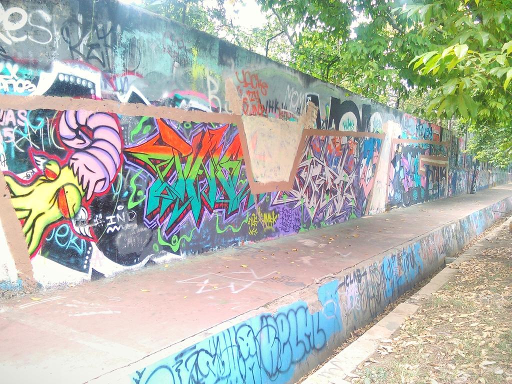 Vandal1810's tweet photo. FUCK YOU STREET!! #BLOCK #STREET #AND #BUSTA #ROLL #UP #ALL #DAY #VGANK #ARE #CRIME #BOGOR https://t.co/ZI8aHaZQCv