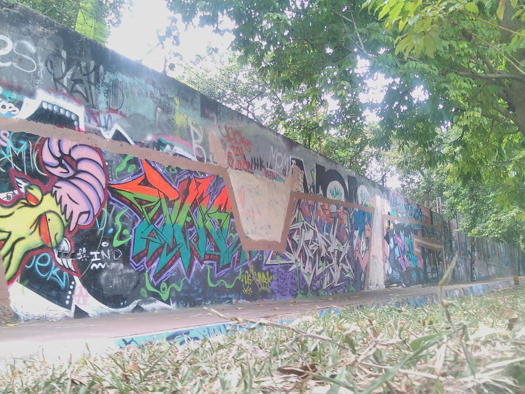 Vandal1810's tweet photo. FUCK YOU STREET!! #BLOCK #STREET #AND #BUSTA #ROLL #UP #ALL #DAY #VGANK #ARE #CRIME #BOGOR https://t.co/ZI8aHaZQCv