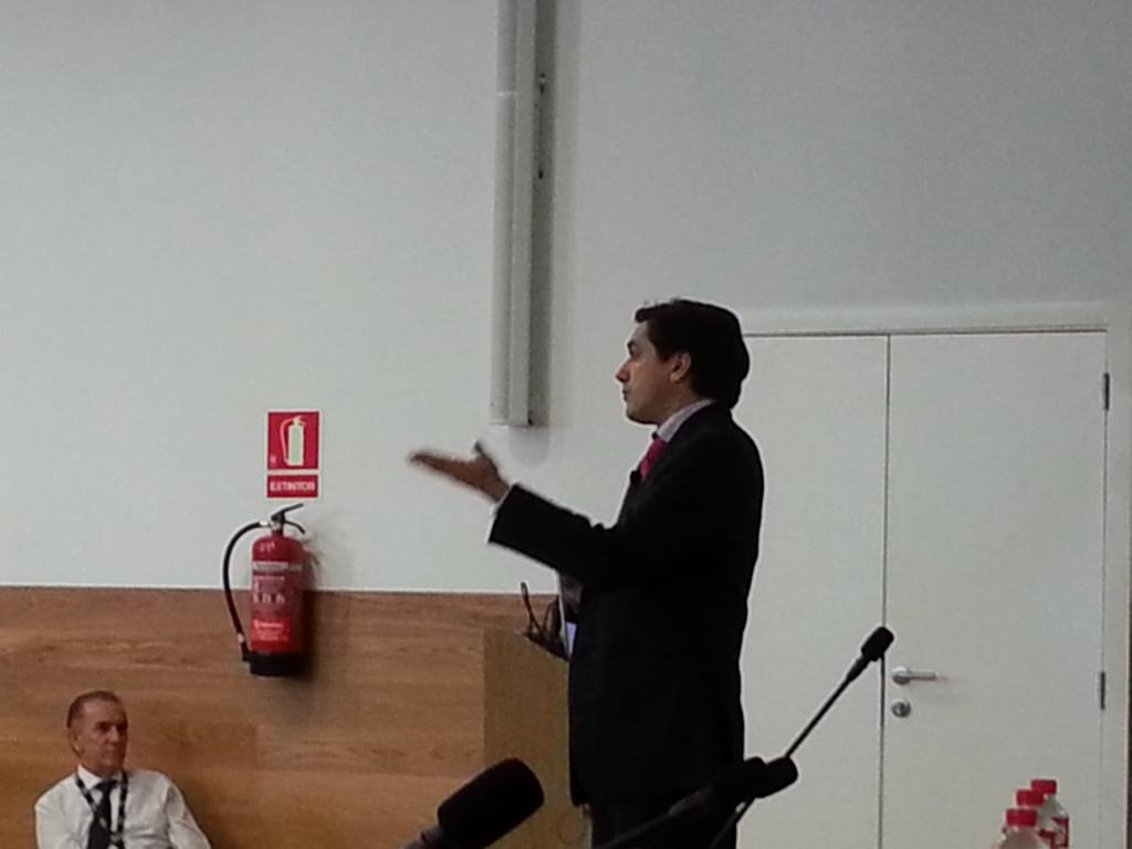angelleon1966's tweet photo. #leancadiz con Javier Santos de la Universidad de Navarra https://t.co/cuDHC4qHMF