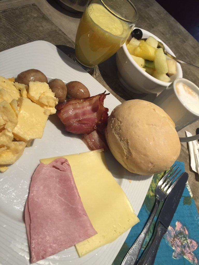 KarlBoumans's tweet photo. Na een prachtig ontbijt @HotelBeveren de start training #projectmanagement #communicatie @AddVanceo @CreazyForum https://t.co/AgArnO8Thy