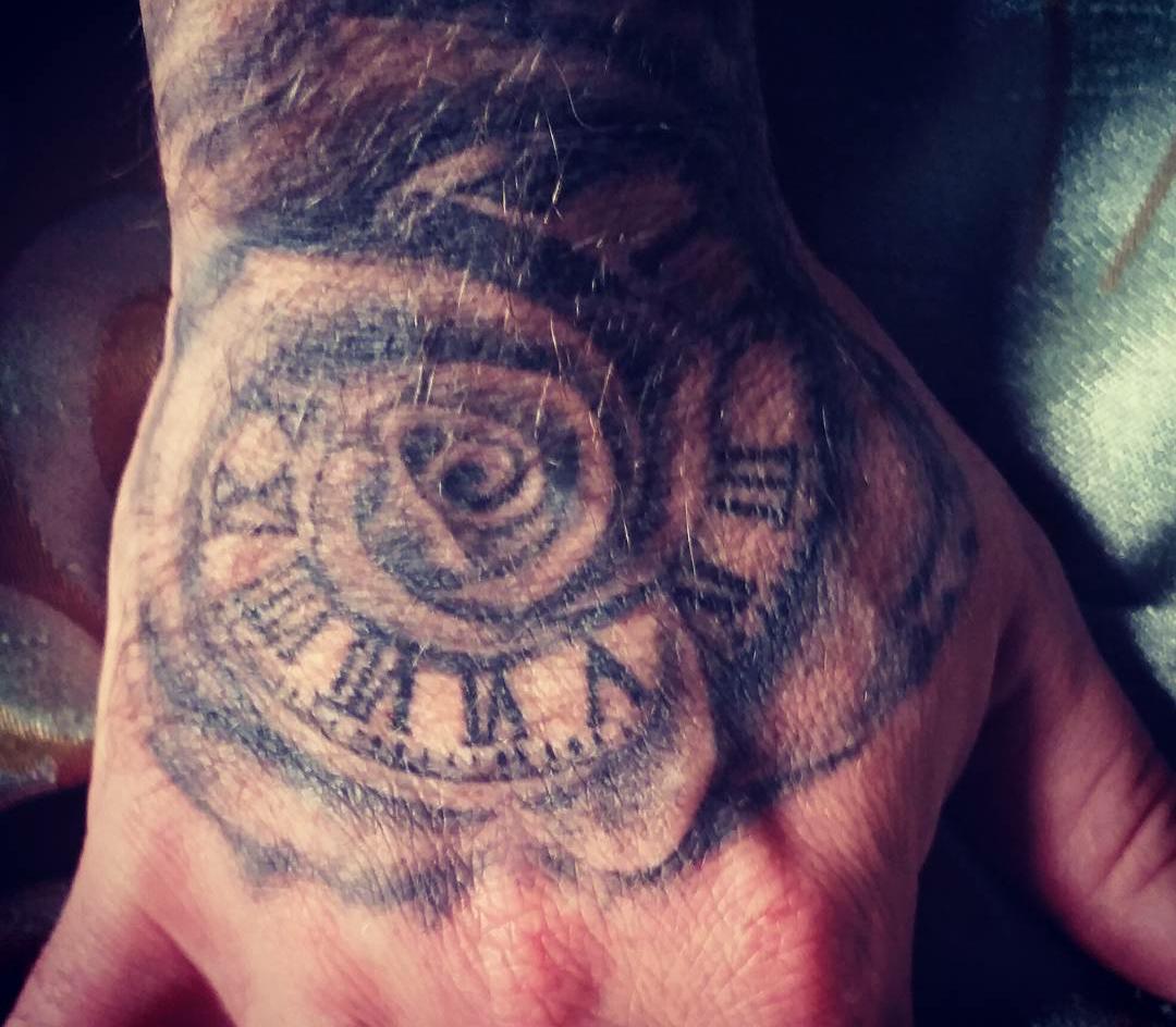 Fergz15's tweet photo. Start of the sleeve #excited#tattoo#inked#handtattoo#formymum#loveit 😊 https://t.co/fJEikuoEsD