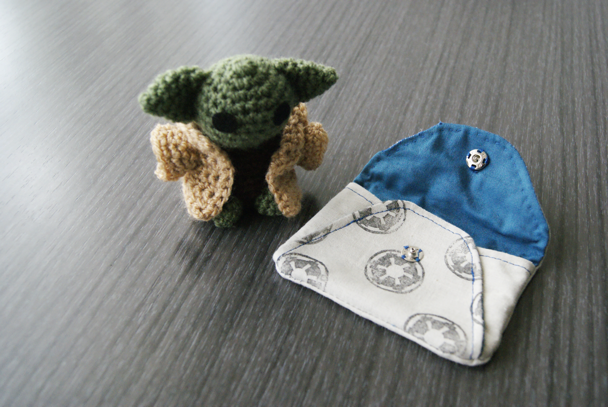 HBArtesania's tweet photo. Lo artesano mola mil, mirad que cosillas hemos comprado en #cificon ^^
#handmade #amigurumi #yoda #imperio #starWars https://t.co/G4nLkUh9Sb