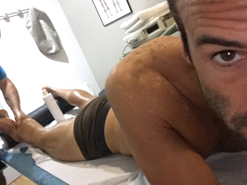 No solo a <a href="/PReina25/">Pepe Reina</a> le meten mano lo viernes.Los que montamos en bici también sufrimos.Más km  y menos cubatas gente