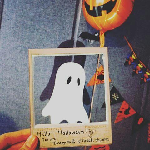 thearkbuzz's tweet photo. [PHOTOS]151030 official.theark IG update: "Hello! Halloween٩( ᐛ )و
#THEARK #디아크 #halloween #할로윈데이" https://t.co/OTd8UsOzXi