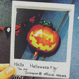 thearkbuzz's tweet photo. [PHOTOS]151030 official.theark IG update: "Hello! Halloween٩( ᐛ )و
#THEARK #디아크 #halloween #할로윈데이" https://t.co/OTd8UsOzXi